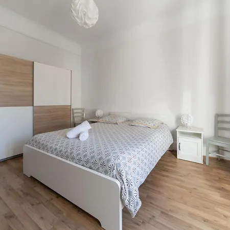 公寓 Le Louis - 2 Chambres, Proche Du Centre Et 维琪